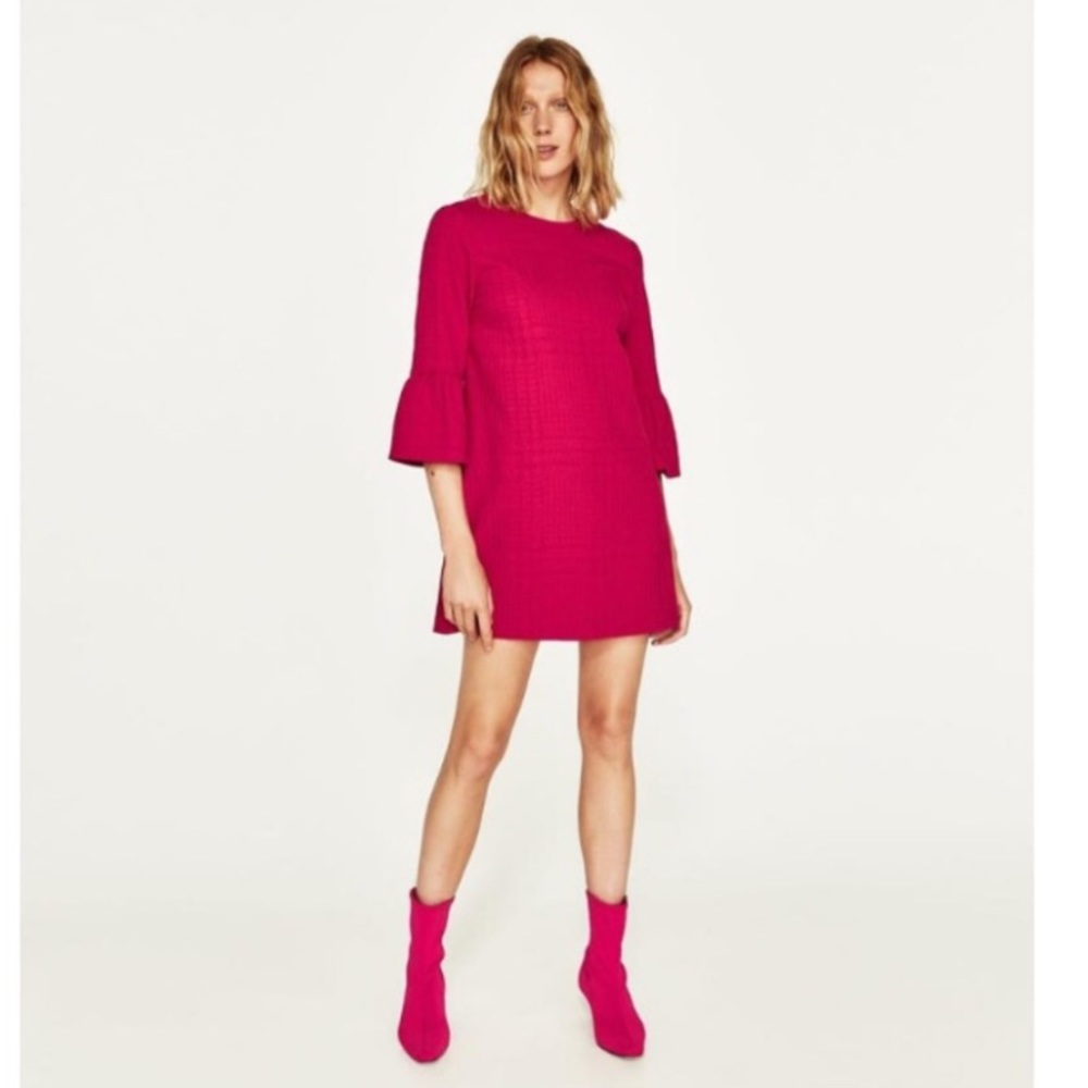Bright and fun Zara dress - M